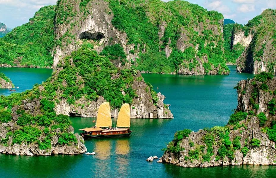 Tour Hạ Long 2 ngày 1 đêm từ Hà Nội - Hang Sửng Sốt - Đảo Titop